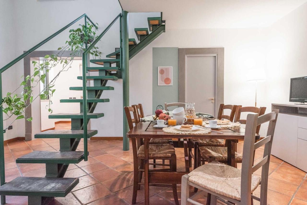Terzo Campanello - Terrazza Nel Centro Storico Apartment Лече Екстериор снимка